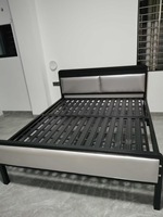 Meubles de chambre à coucher modernes à prix de gros, lits confortables avec cadre en fer, gain de place, durables, avec rangement