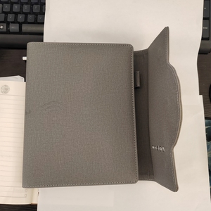สมุดบันทึกธุรกิจอเนกประสงค์ขนาด A5 พร้อมไฟฉาย 8000mAh นาฬิกา ชาร์จไร้สาย และสายชาร์จในตัว ชาร์จเร็ว - Product Image 4