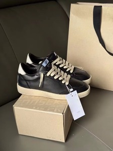 Chaussures Golden Star pour hommes et femmes, style rétro vieilli, avec embout en cuir et semelle plate rehaussante - Product Image 1