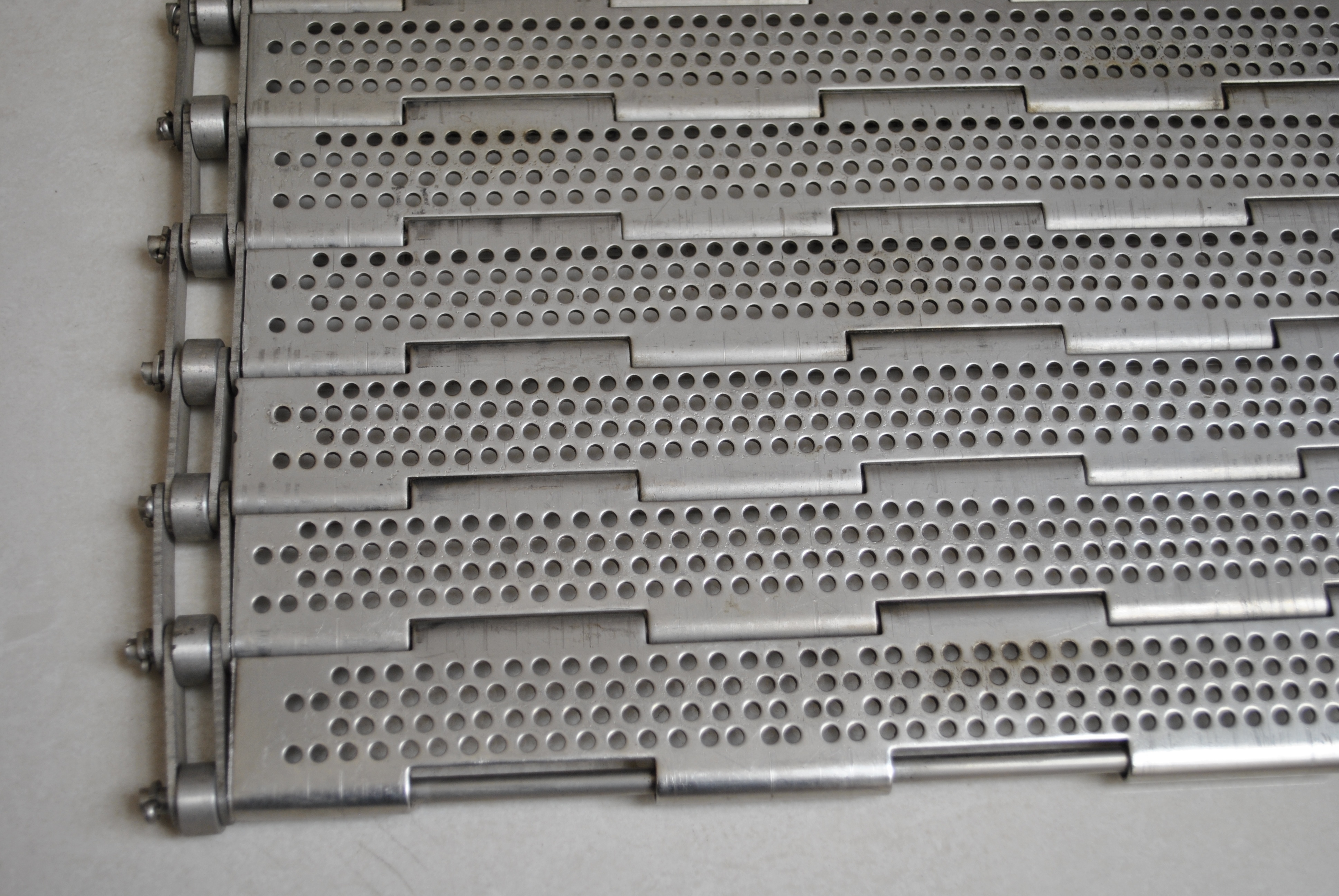 316 Stainless Steel Flat Flex Assembly Line Conveyor Belt For Delivery Food