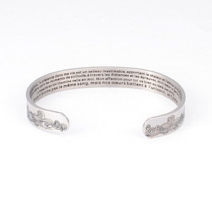 Pulsera Ajustable de Acero Inoxidable Plateada con Patrón de Ondas Grabado, Regalo de Joyería Unisex - Product Image 3