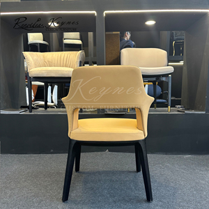 Fauteuil d'appoint contemporain unique à dossier ouvert en similicuir avec accoudoirs à oreilles, structure en bois noir pour café commercial - Product Image 6