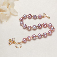 Bracelet HECATE en zircon et perles d'eau douce de 7 mm, bracelet petite abeille, perles presque rondes à fort éclat, fait main