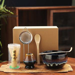 Ensemble <span class=keywords><strong>de</strong></span> cérémonie du thé en céramique <span class=keywords><strong>de</strong></span> style japonais avec fouet, passoire et cuillère en bois pour la préparation du matcha, vente en gros - Product Image 1