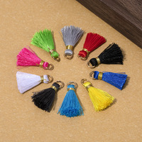 Grosir Rumbai Mini Multi-warna 2cm Dengan Loop Logam Benang Emas Pengunci Rumbai Kecil untuk DIY Gelang Gantungan Tas Perlengkapan Kerajinan