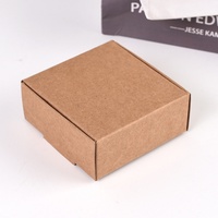 Vente directe en gros du fabricant : Boîte d'expédition carrée pliable en carton ondulé, style gaufré avec logo personnalisé, fabriquée à partir de matériaux recyclés