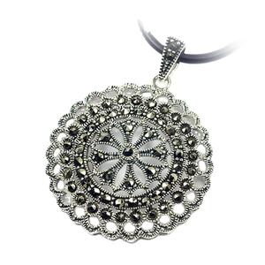 Kalung <span class=keywords><strong>Marcasite</strong></span> Hitam Logam Perak Ekstra Keren Royal Disc Necklace Liontin untuk Membuat Perhiasan - Product Image 1