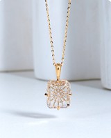 Collar de Cristal Blanco Natural con Diseño de Hielo y Nieve, Brillante y Luminoso, con Colgante de Estrella de Oro de 18K, Estilo Nórdico Minimalista y Exquisito