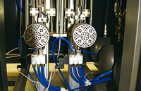 Machine automatique de fabrication de bouteilles PET à 4 cavités, 0,8 L, équipement de soufflage par étirage haute vitesse pour l'industrie des boissons (eau et thé)