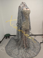 Robe de bal sirène grise sans bretelles faite à la main Ocstrade avec broderie de strass argentés, voile en maille transparente et longue traîne pour soirée de gala