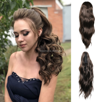 Queue de Cheval Courte pour Femmes, Ondulée Naturelle, en Fibre Synthétique Haute Température Ininflammable, avec Pince Griffe, Extensions de Cheveux à Trame Unique