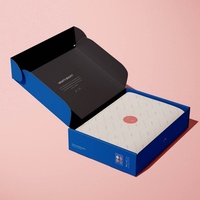 Boîte cadeau en carton kraft imprimée en couleur avec logo personnalisé, gaufrage et pelliculage mat pour le thé
