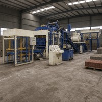 Machine de fabrication de briques creuses en béton entièrement automatique à emboîtement hydraulique QT12-15, vente directe usine