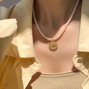 Collar de Moda para Mujer con Perlas Naturales, Cadena para Clavícula, Colgante de Moneda Dorada con Ojo de Diablo, Accesorio de Moda - Product Image 2