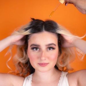 ETRUN ALISA Huile <span class=keywords><strong>de</strong></span> <span class=keywords><strong>Moringa</strong></span> 100% pure naturelle et biologique Marque privée Huile <span class=keywords><strong>de</strong></span> support nourrissante pour cheveux, visage et cuir chevelu à partir <span class=keywords><strong>de</strong></span> graines - Product Image 6