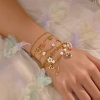 À la mode En Acier Inoxydable Pierre Naturelle Perle Shell Perle Tissé Fleur Bracelet D'amitié En Forme De Coeur
