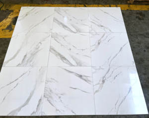 Carrara Weiß Marmor-Optik Porzellan-Bodenfliesen 60x60cm 600x600mm 9mm Dicke Antibakteriell Verschleißfest - Product Image 1