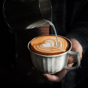 Ensemble tasse et soucoupe à café rétro en céramique, latte art, haut de gamme, exquis et personnalisé - Product Image 6