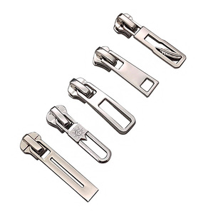 Hengda fábrica personalizada barata cabezas de cremallera personalizadas en relieve Metal cremallera etiqueta traje tirador de cremallera - Product Image 3