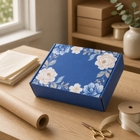 Boîte d'expédition haut de gamme bleu marine à motif floral, emballage personnalisé imprimé à l'intérieur et à l'extérieur en carton ondulé pour cadeaux et vêtements