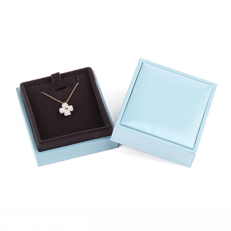 Boîte à pendentif bleu ciel