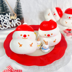 Poupée bonhomme de neige en PU souple à rebond lent, jouet anti-stress à presser pour les 14 ans et plus, cadeau de Noël idéal - Product Image 6