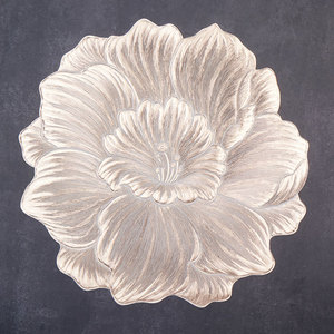 Manteles Individuales Redondos Metálicos de PVC con Diseño de Flores Doradas y Plateadas, Impermeables, para <span class=keywords><strong>Navidad</strong></span>, 2024 - Product Image 3