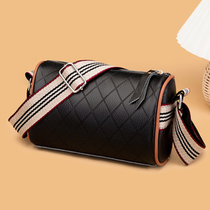 Sac à bandoulière matelassé en cuir véritable pour femme, collection 2025, avec large sangle, tendance et mode, en liquidation de marchandises diverses - Product Image 1