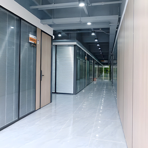 Vách ngăn văn phòng khung kính nhôm được sản xuất để tách không gian làm việc tối ưu - Product Image 4