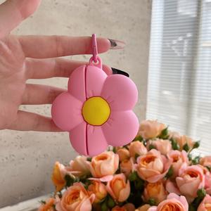 Estuche <span class=keywords><strong>de</strong></span> Silicona 3D para Auriculares con Girasoles Coloridos, Compatible con AirPods <span class=keywords><strong>Pro</strong></span> <span class=keywords><strong>de</strong></span> <span class=keywords><strong>Segunda</strong></span> y Tercera Generación - Product Image 6