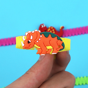 สร้อยข้อมือการ์ตูนไดโนเสาร์น่ารักสำหรับเด็กสีลูกกวาดของเล่นเด็กใหม่ป้องกันการสูญหาย - Product Image 3