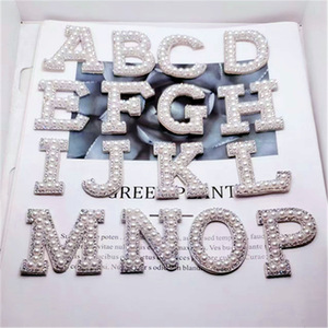 Patchs brodés thermocollants en tissu avec lettres de l'alphabet, perles blanches et strass, pour décoration et artisanat DIY - Product Image 3