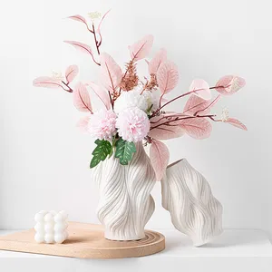 Vase en céramique blanche imprimé en 3D personnalisé Vase à fleurs Boho moderne pour tulipes Vase unique décor à la maison pour Table à manger