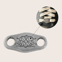 Boucles de lacets en alliage de zinc gravées avec logo de marque, étiquettes métalliques personnalisées pour chaussures / vêtements / sacs / maillots de bain