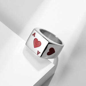 Anillo y Pulsera Unisex de Acero de Titanio con Diseño Retro Punk Transfronterizo, Hecho con Precisión, con As de Corazón y As de Picas, de la Serie de Cartas de Póker de la Suerte - Product Image 3