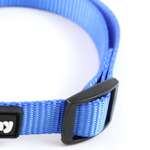 Ajustez le collier autour du cou de votre animal de compagnie 2.0* 41-45cm Collier pour animal de compagnie en nylon lisse - Product Image 3