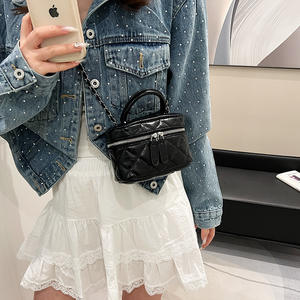 New Style Korea Fashionable Women's Messenger Bag Chain Large Capacity Square <b>Bucket</b> Style Shoulder Bag - Product Image 1