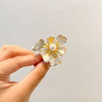 Bros Camellia Elegan untuk Wanita, Bros Bunga Gaya Baru, Aksesori Cheongsam, Pin Mewah dan Elegan untuk Mantel