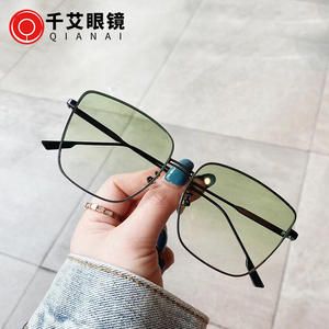 Lunettes de soleil carrées Qianai, monture en métal, verres verts, protection UV400, unisexe, tendance, type 3, transmission - Product Image 1