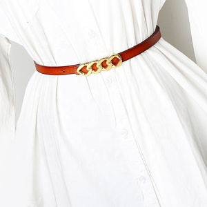 <span class=keywords><strong>Ceinture</strong></span> en <span class=keywords><strong>cuir</strong></span> de peau de vache à la mode simple pour femmes avec boucle ardillon accessoire mince robe et jean - Product Image 1