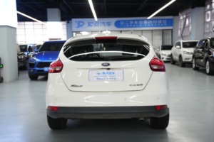 <span class=keywords><strong>Ford</strong></span> <span class=keywords><strong>Focus</strong></span> 2018 Sedan Classic 1.6L Automatica Edizione Trend Smart Euro <span class=keywords><strong>V</strong></span> Emissioni 100-150 CV 5 Posti - Product Image 4