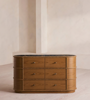 Lit double moderne FERLY en chêne massif avec tête de lit capitonnée de luxe – Mobilier de chambre pour appartement, complexe hôtelier, maison personnalisée, hôtel