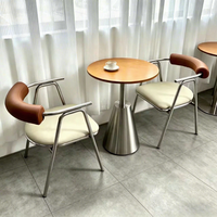 Ensemble de table et de chaises de style industriel moderne en acier inoxydable pour restaurant, café, salon de thé, pâtisserie