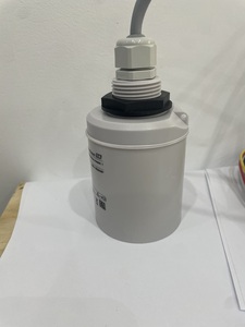 Sensor ultrasónico de nivel y temperatura E+H Endress+Hauser: para compensación de velocidad del sonido - Servicio de adquisición - Product Image 1