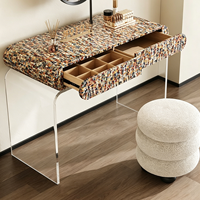 Table de toilette minimaliste italienne en acrylique flottante avec armoire murale de rangement finition luxe crème.