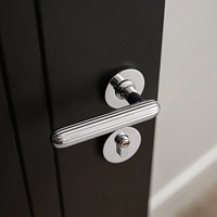 Serrure de porte intérieure chromée pour chambre, silencieuse, avec poignée symétrique et mécanisme de levier d'entrée pour usage domestique
