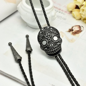 Cravate bolo <span class=keywords><strong>gothique</strong></span> western pour homme, personnalisée, en émail noir, avec motif de crâne de bonbon de café et de sucre, fournisseur en gros de cravates bolo en métal - Product Image 2