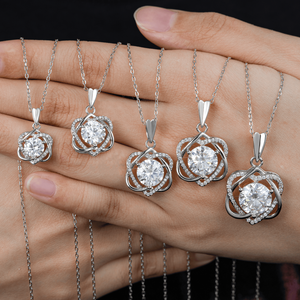 Collar con Colgante <span class=keywords><strong>de</strong></span> Doble Corazón <span class=keywords><strong>de</strong></span> Lujo con Diamante Moissanita <span class=keywords><strong>de</strong></span> 5 Quilates, Chapado en Oro <span class=keywords><strong>de</strong></span> 14K, Plata S925, VVS 1-5ct, para Mujer - Product Image 1