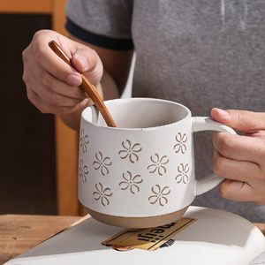 Grande tasse en céramique de porcelaine à motif de dessin animé, grande capacité, sans danger pour les aliments, réutilisable, cadeau d'affaires, pour la maison, le bureau, le petit-déjeuner, passe au lave-vaisselle et au micro-ondes - Product Image 3