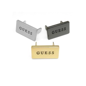 ป้ายโลโก้โลหะคุณภาพสูงแบบกำหนดเอง ป้ายโลหะติดแบรนด์ ป้ายแบรนด์สำหรับตกแต่งกระเป๋าถือ - Product Image 1